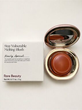 Rare Beauty Stay Vulnerable Melting Blush —Nearly Apricot